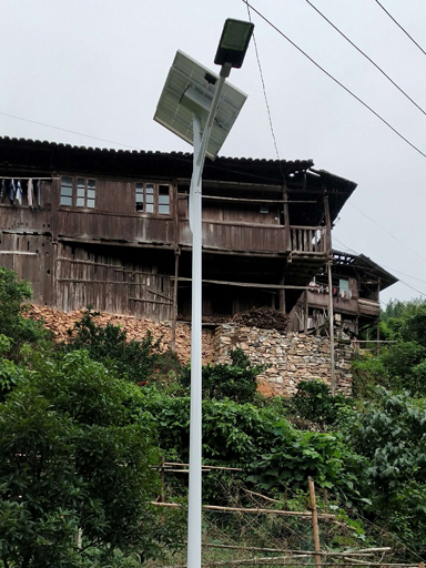 广西柳州市三江县老堡屯6米太阳能路灯案例